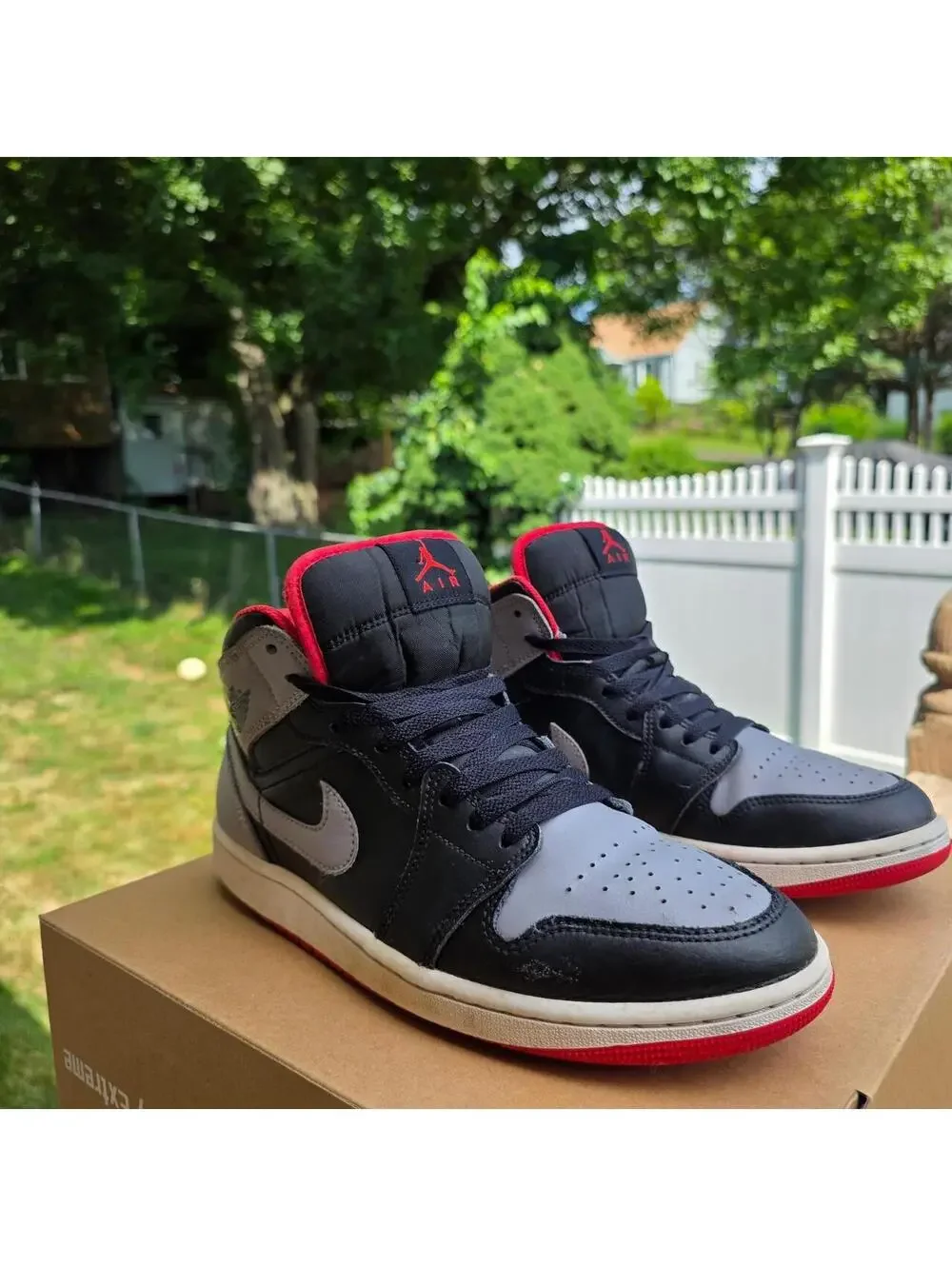 Jordan 1 Mid SE black multi coloured trainers. Size US 9 #sneakers #jordan